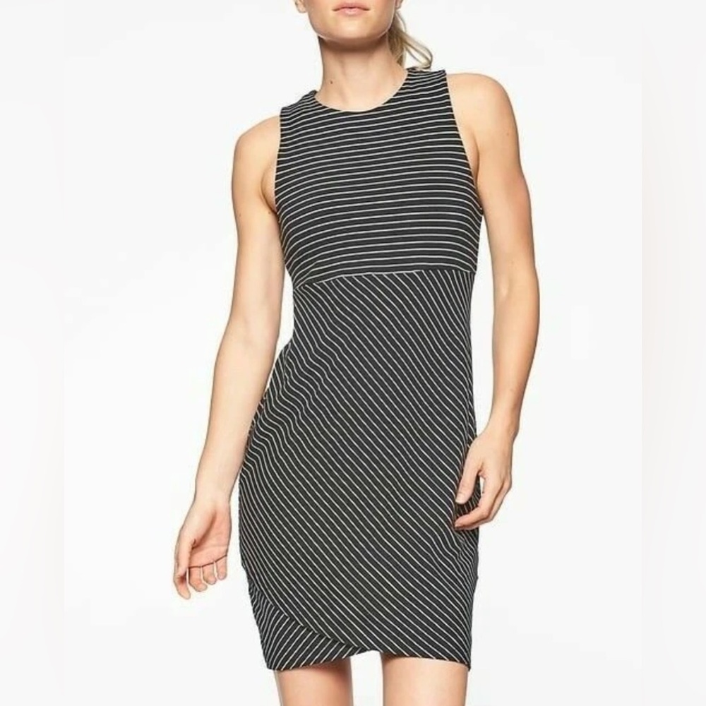 Athleta Stripe La Palma Dress, BLACK/WHITE STRIPE SIZE Large UPF 50 Dress